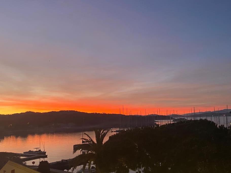 Ile De Porquerolles : T3 Climatise Vue Mer Екстериор снимка